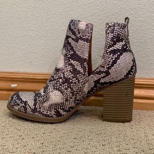 Snake Print bootie